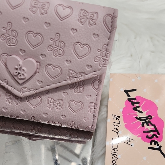 🔹️Betsey Johnson🔹️ Pink Multi LBCASH Trifold Wallet ✨️💗 - Picture 4 of 7